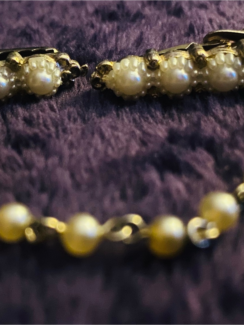 Vintage Gold-Tone Pearl Clip-On Sweater Clips Unbranded - Picture 2 of 3